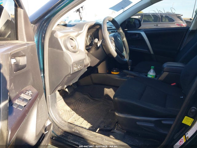 JTMZFREV0JJ747933 Toyota RAV4 LE
