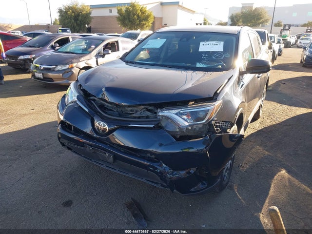 JTMZFREV0JJ747933 Toyota RAV4 LE