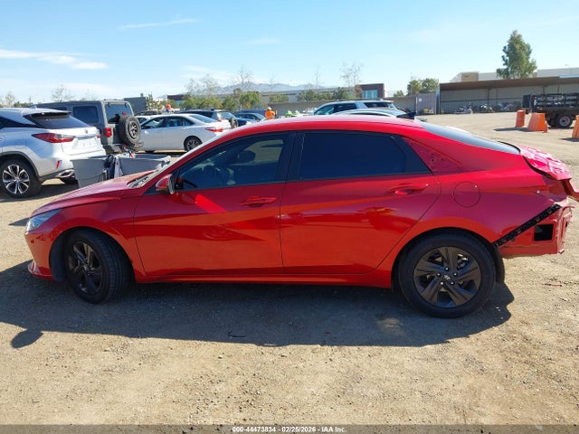 5NPLM4AG7NH056628 Hyundai ELANTRA SEL