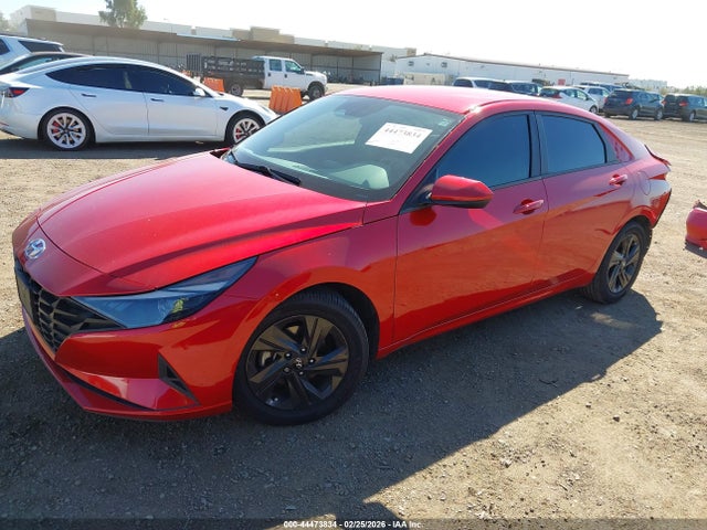 5NPLM4AG7NH056628 Hyundai ELANTRA SEL