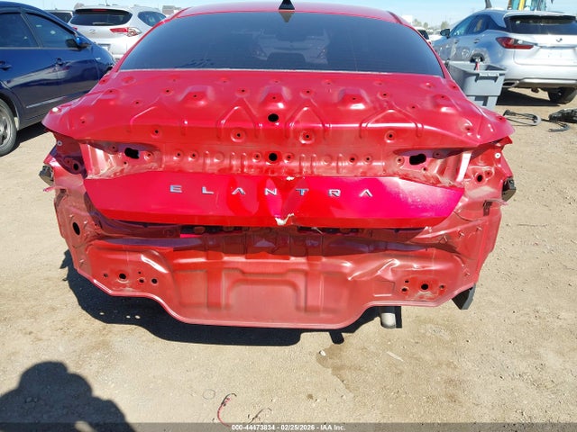 5NPLM4AG7NH056628 Hyundai ELANTRA SEL