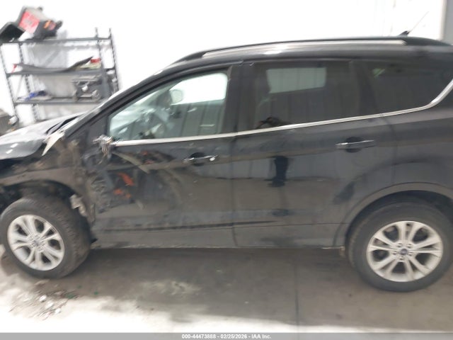 1FMCU9HD9JUA71944 Ford ESCAPE SEL