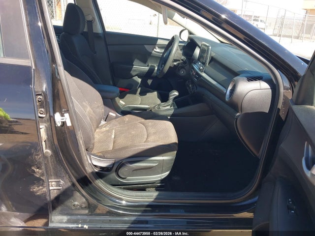 3KPF24AD1KE027411 KIA Forte Lxs