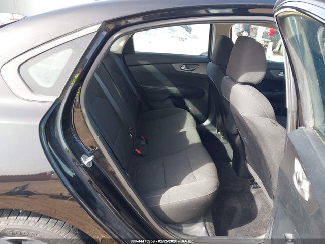 3KPF24AD1KE027411 KIA Forte Lxs