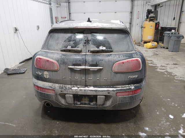 Mini Clubman Cooper 2018 WMWLU1C52J2F29373 Image 16