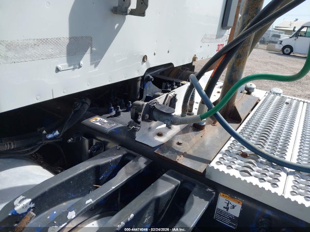 Peterbilt 567 2016 1XPCD49X5GD353070 Image 16