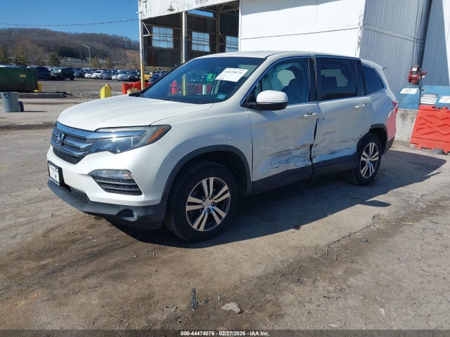 2017 HONDA PILOT 5FNYF6H5XHB076780 Photo 1