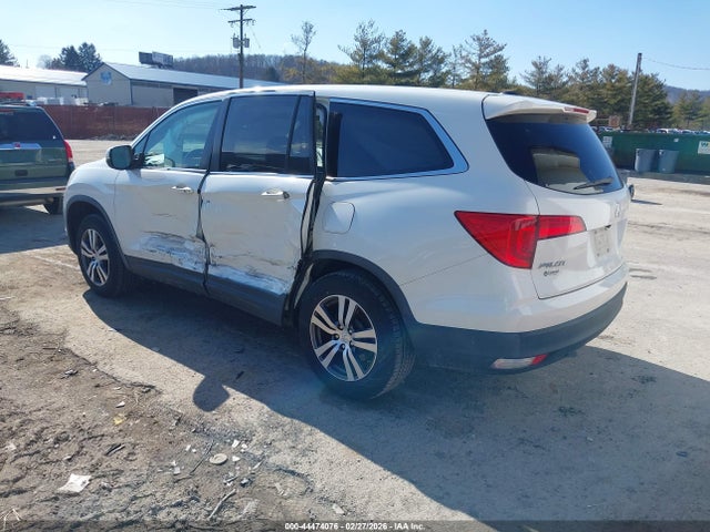2017 HONDA PILOT 5FNYF6H5XHB076780 Photo 2