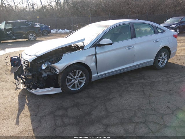 Hyundai SONATA SE 2015 5NPE24AF8FH085613 Image 2
