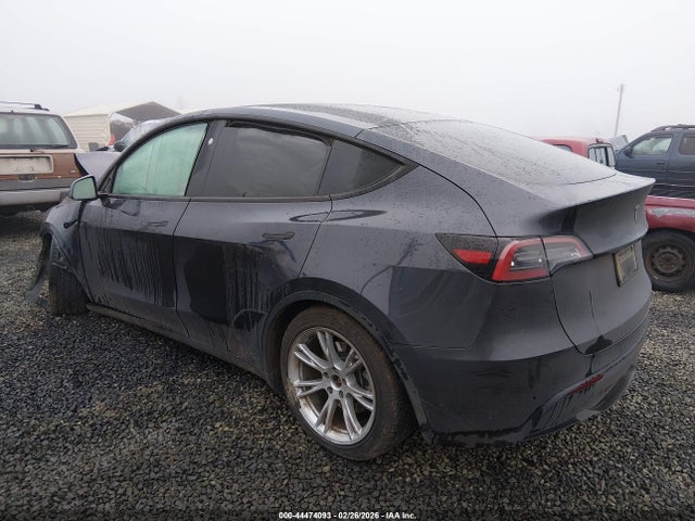 2024 TESLA MODEL Y 7SAYGDEE2RF069137 Photo 2