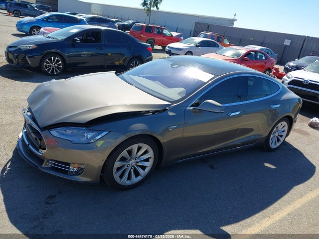 2016 Tesla Model S 60d/70d/75d/85d/90d მანქანა იყიდება აუქციონზე, vin: 5YJSA1E2XGF133530, აუქციონის ნომერი: 44474178