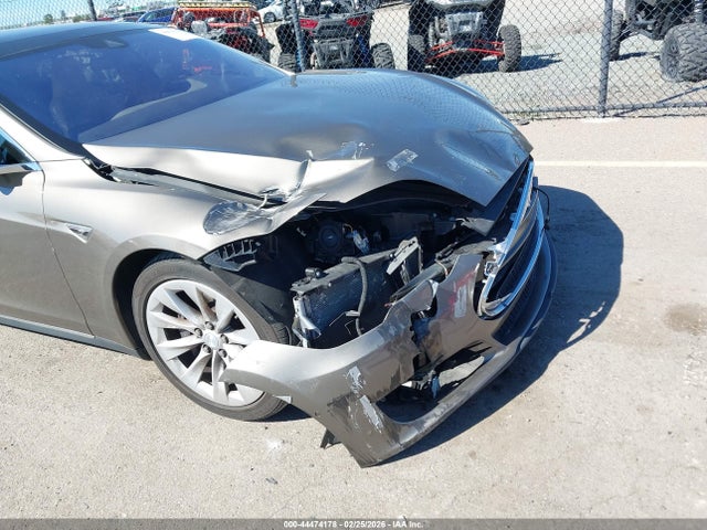 2016 Tesla Model S 60d/70d/75d/85d/90d მანქანა იყიდება აუქციონზე, vin: 5YJSA1E2XGF133530, აუქციონის ნომერი: 44474178