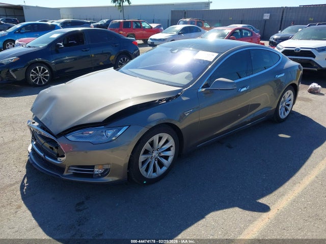 2016 Tesla Model S 60d/70d/75d/85d/90d მანქანა იყიდება აუქციონზე, vin: 5YJSA1E2XGF133530, აუქციონის ნომერი: 44474178