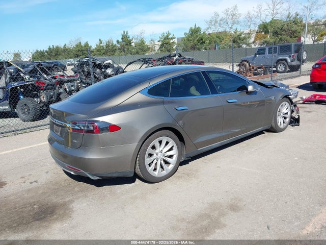 2016 Tesla Model S 60d/70d/75d/85d/90d მანქანა იყიდება აუქციონზე, vin: 5YJSA1E2XGF133530, აუქციონის ნომერი: 44474178