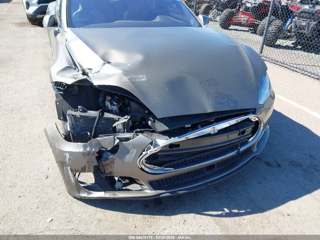 2016 Tesla Model S 60d/70d/75d/85d/90d მანქანა იყიდება აუქციონზე, vin: 5YJSA1E2XGF133530, აუქციონის ნომერი: 44474178