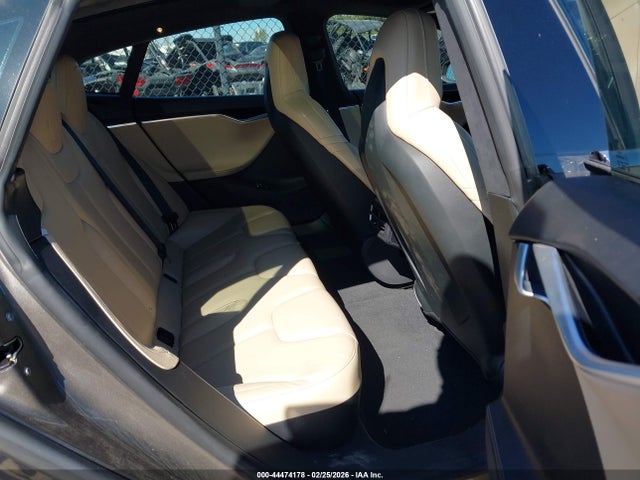 2016 Tesla Model S 60d/70d/75d/85d/90d მანქანა იყიდება აუქციონზე, vin: 5YJSA1E2XGF133530, აუქციონის ნომერი: 44474178