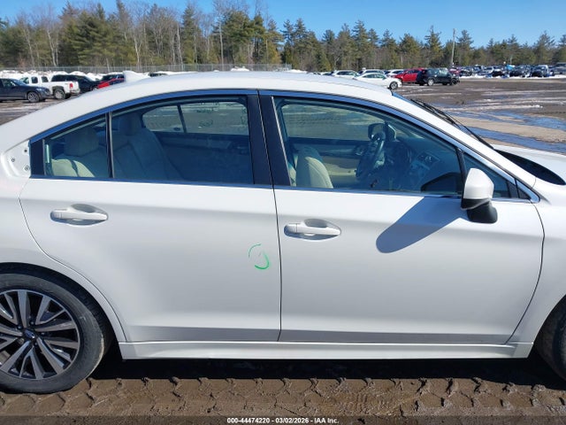 4S3BNAF62K3035801 Subaru Legacy 2.5i Premium