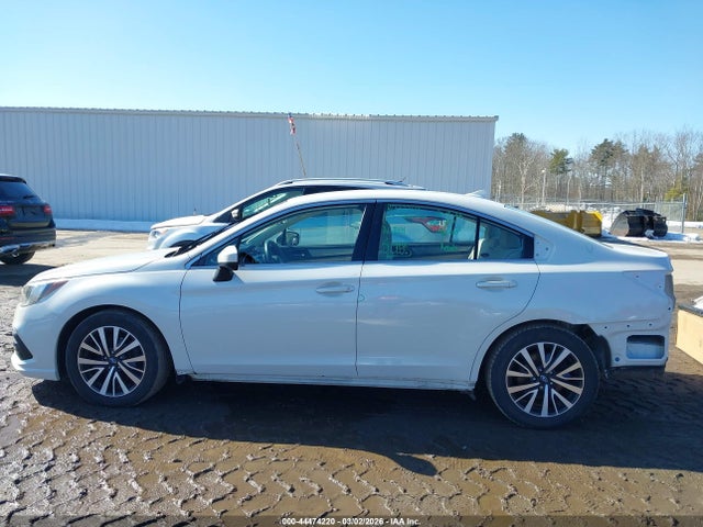4S3BNAF62K3035801 Subaru Legacy 2.5i Premium