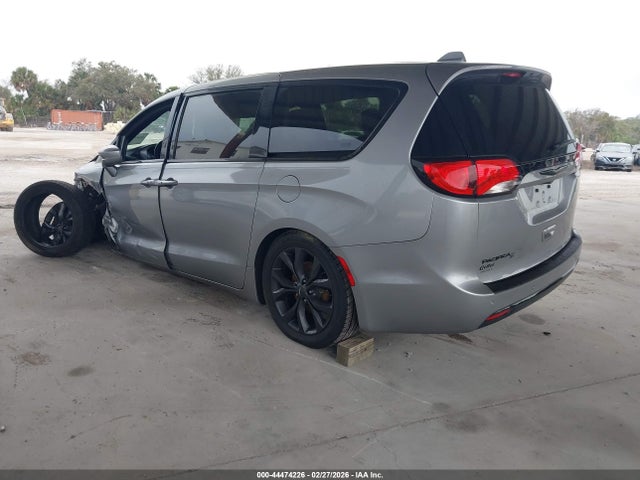 2020 CHRYSLER PACIFICA 2C4RC1FG8LR120079 Photo 2