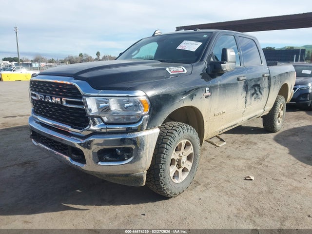 3C6UR5DL8RG181793 RAM 2500 Big Horn 4x4 6&#039;4 Box