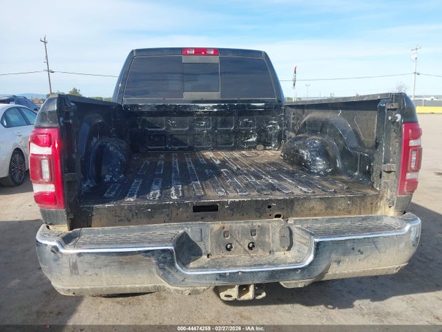 3C6UR5DL8RG181793 RAM 2500 Big Horn 4x4 6&#039;4 Box