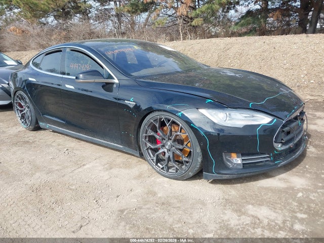 2015 TESLA MODEL S 5YJSA1H24FFP68186