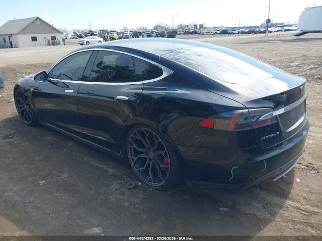 2015 TESLA MODEL S 5YJSA1H24FFP68186 Photo 2