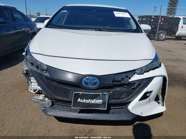 JTDKAMFP2N3226872 Toyota Prius Prime Xle