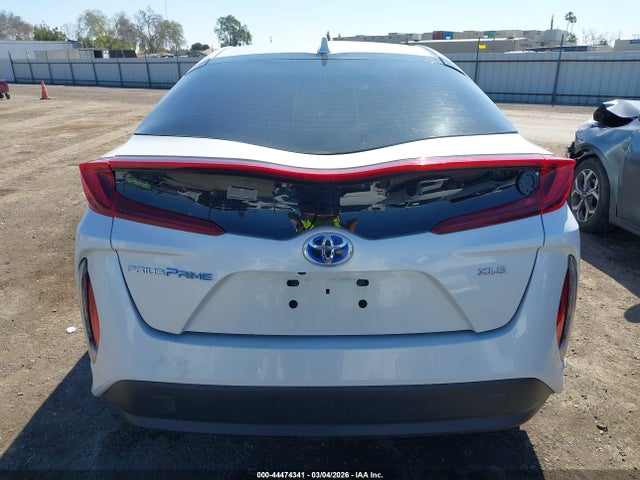 JTDKAMFP2N3226872 Toyota Prius Prime Xle