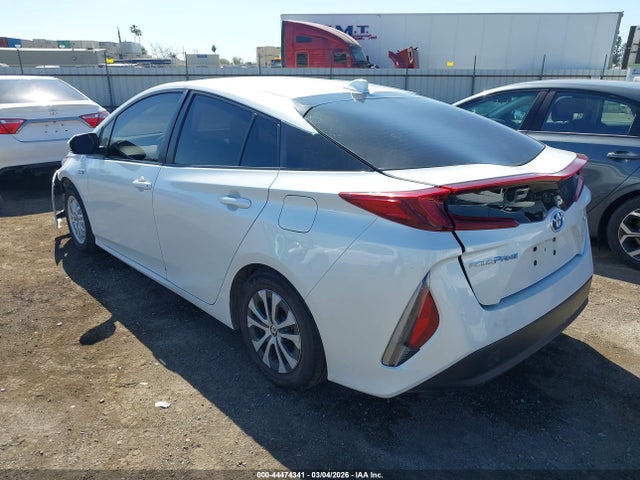 JTDKAMFP2N3226872 Toyota Prius Prime Xle