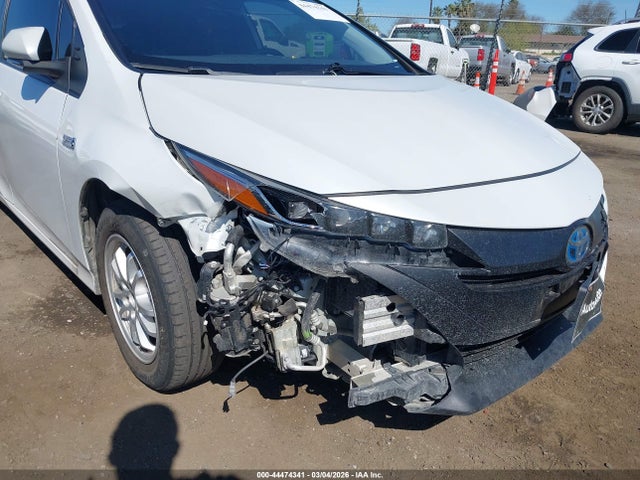 JTDKAMFP2N3226872 Toyota Prius Prime Xle