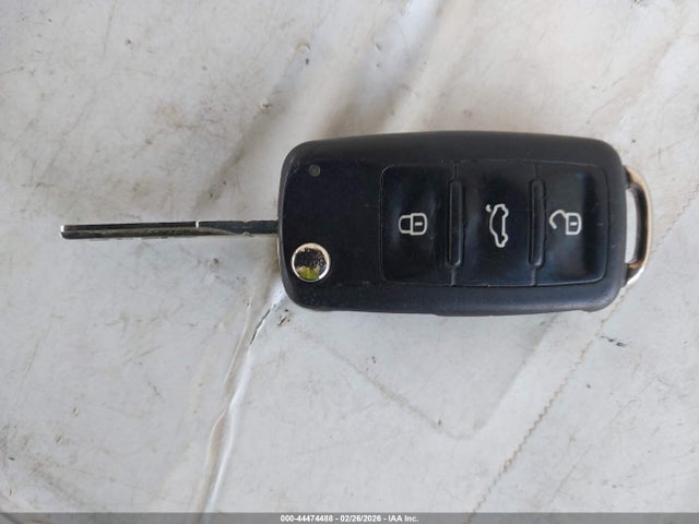 1VWAP7A31EC009861 Volkswagen Passat 2.5l Wolfsburg Edition