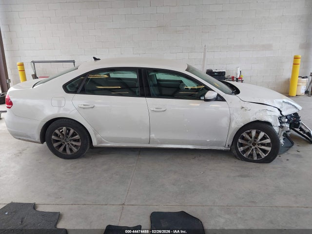 1VWAP7A31EC009861 Volkswagen Passat 2.5l Wolfsburg Edition