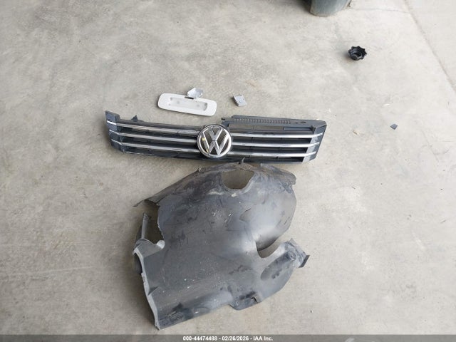 1VWAP7A31EC009861 Volkswagen Passat 2.5l Wolfsburg Edition