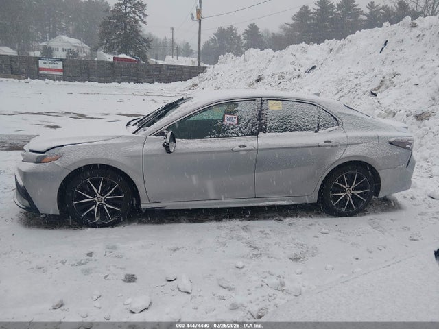 4T1G11AK5NU675758 Toyota CAMRY SE