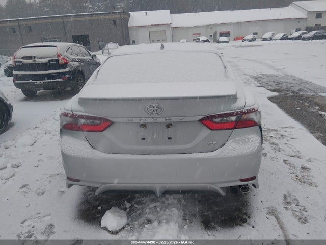 4T1G11AK5NU675758 Toyota CAMRY SE