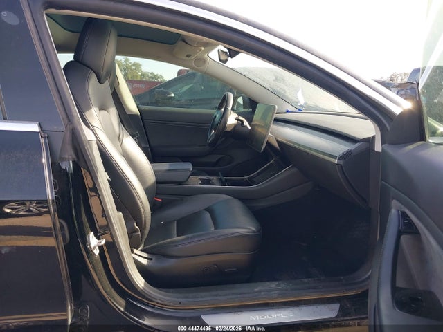 2019 TESLA MODEL 3 5YJ3E1EB8KF365335 Photo 4