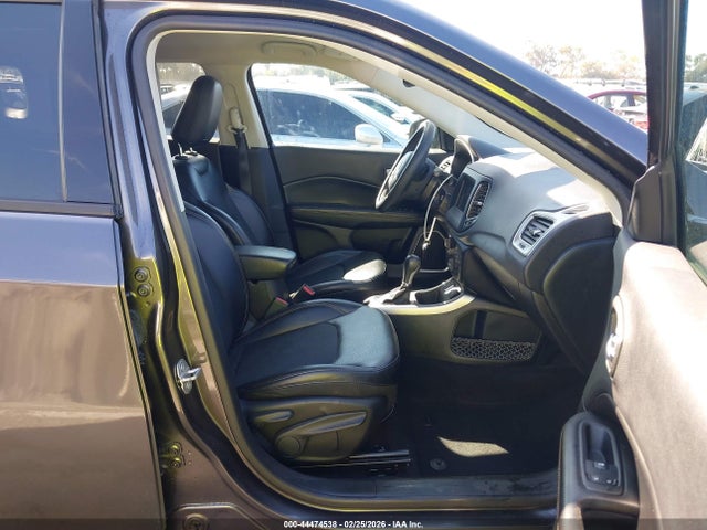3C4NJCBB0JT469080 Jeep Compass Latitude Fwd