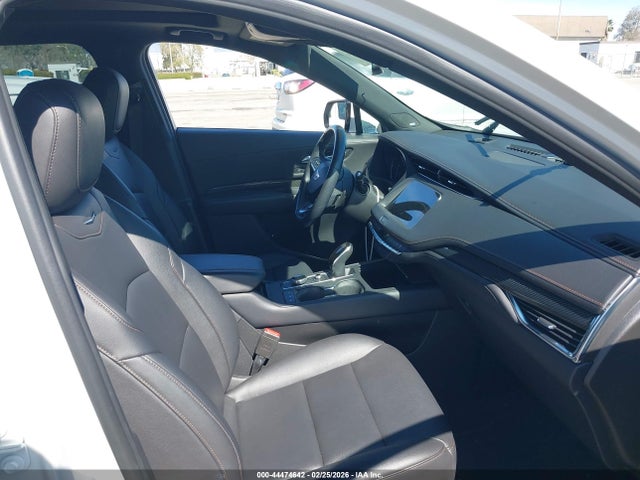 2022 CADILLAC XT4 1GYFZER4XNF108059 Photo 4