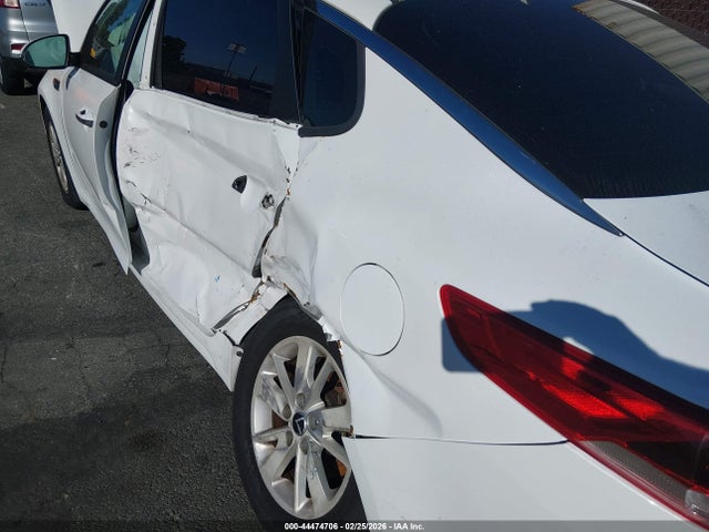 KNAGT4L33G5106827 KIA Optima Lx