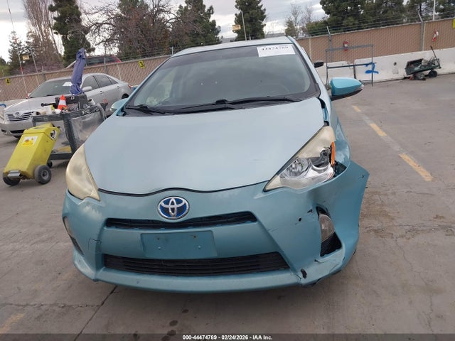 JTDKDTB3XE1059256 Toyota Prius C One