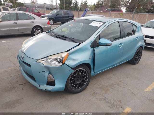 JTDKDTB3XE1059256 Toyota Prius C One