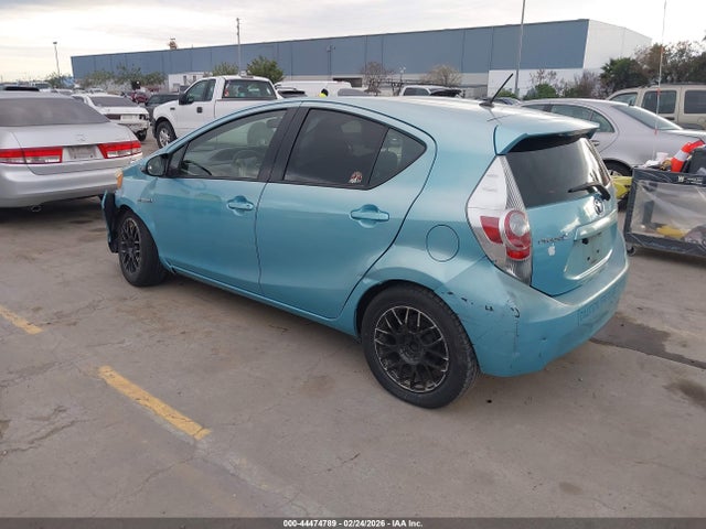 JTDKDTB3XE1059256 Toyota Prius C One