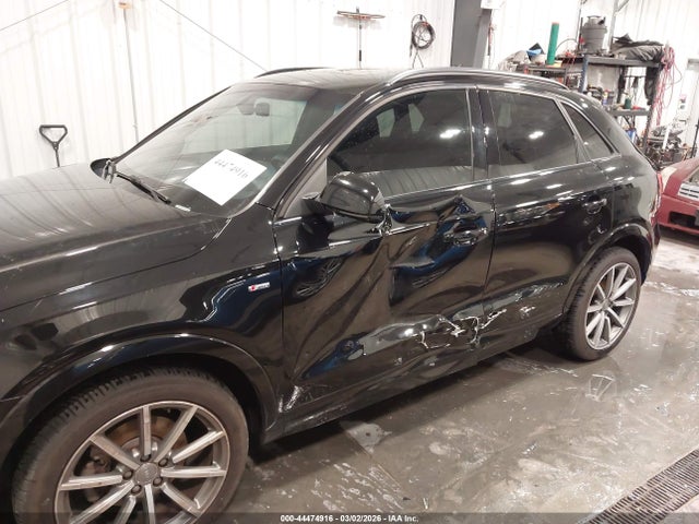 WA1GCCFS0HR004129 Audi Q3 2.0t Premium