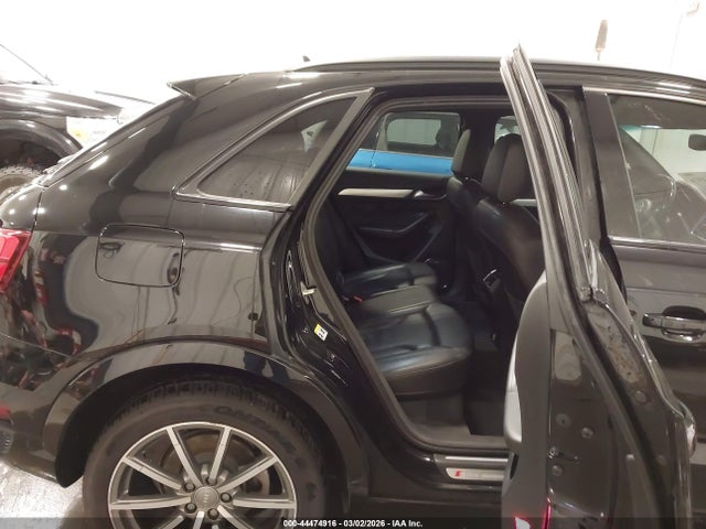 WA1GCCFS0HR004129 Audi Q3 2.0t Premium