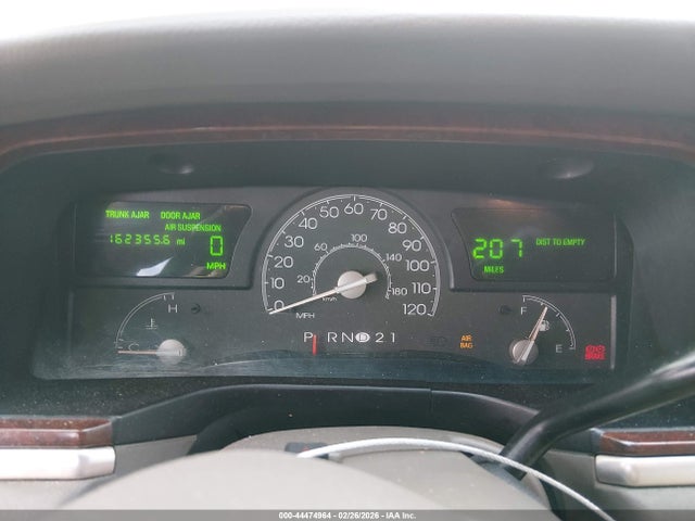 2004 LINCOLN TOWN CAR 1LNHM83W34Y686673 Photo 6