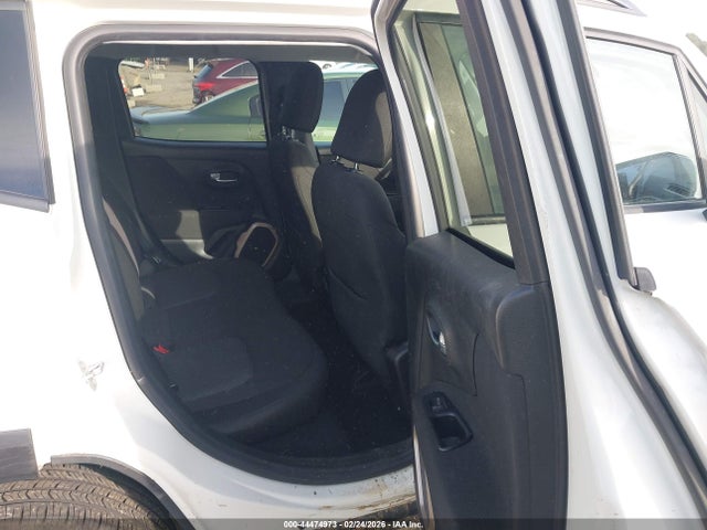 Jeep Renegade Latitude 4x4 2017 ZACCJBBB8HPG57090 Image 8