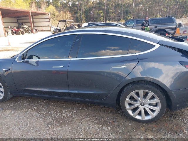 2020 Tesla Model 3 Standard Range Plus Rear-wheel Drive/standard Range Rear-wheel Drive მანქანა იყიდება აუქციონზე, vin: 5YJ3E1EA3LF630249, აუქციონის ნომერი: 44475029