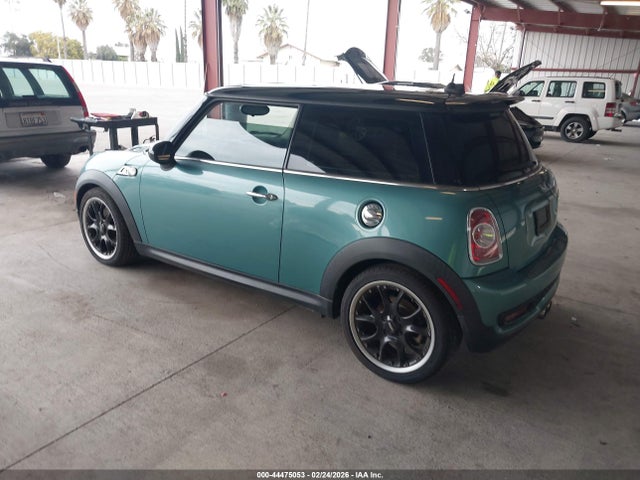 2012 MINI COOPER S WMWSV3C56CTY19601 Photo 2