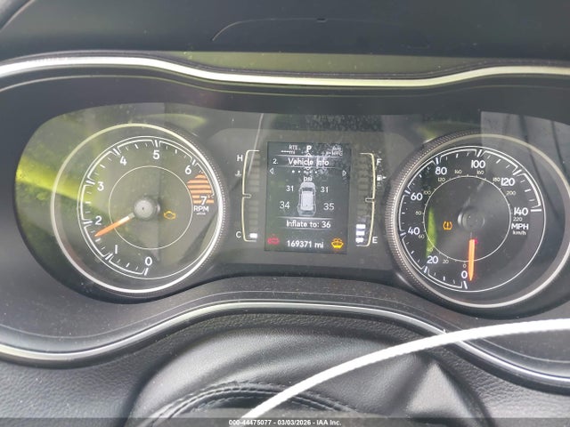 1C4PJLCB7KD325217 Jeep Cherokee Latitude Fwd